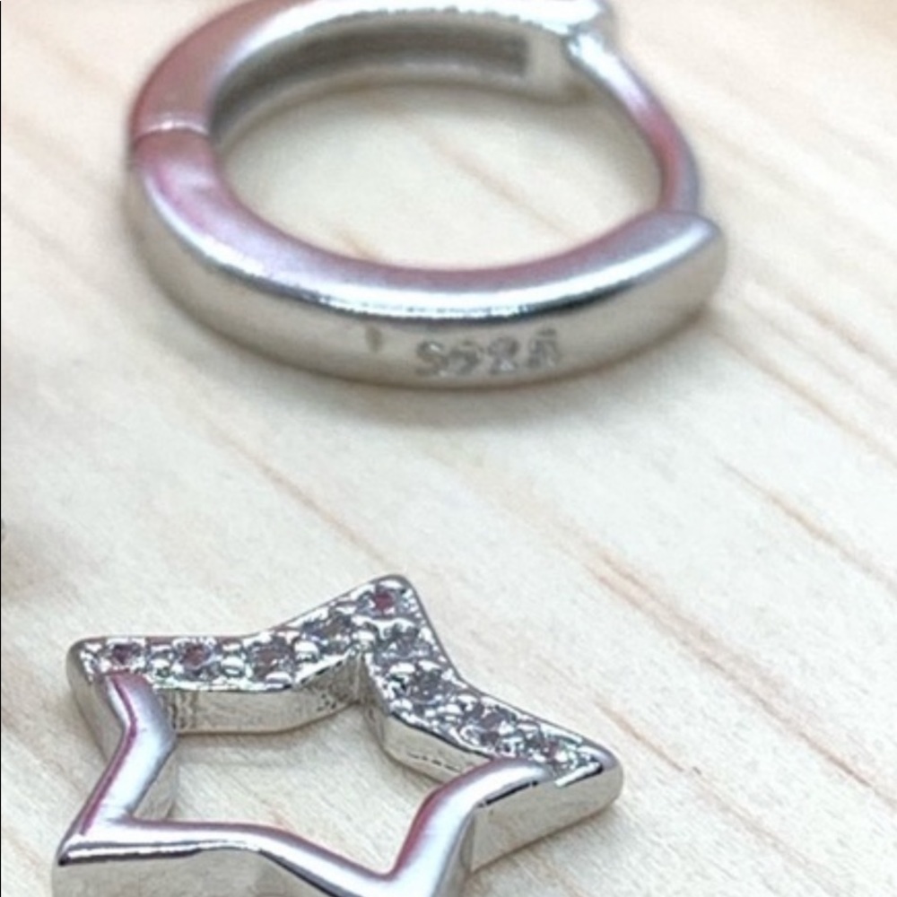 ๐ Sterling Silver 925 Star Huggie Hoop Earrings - Picture 6 of 6